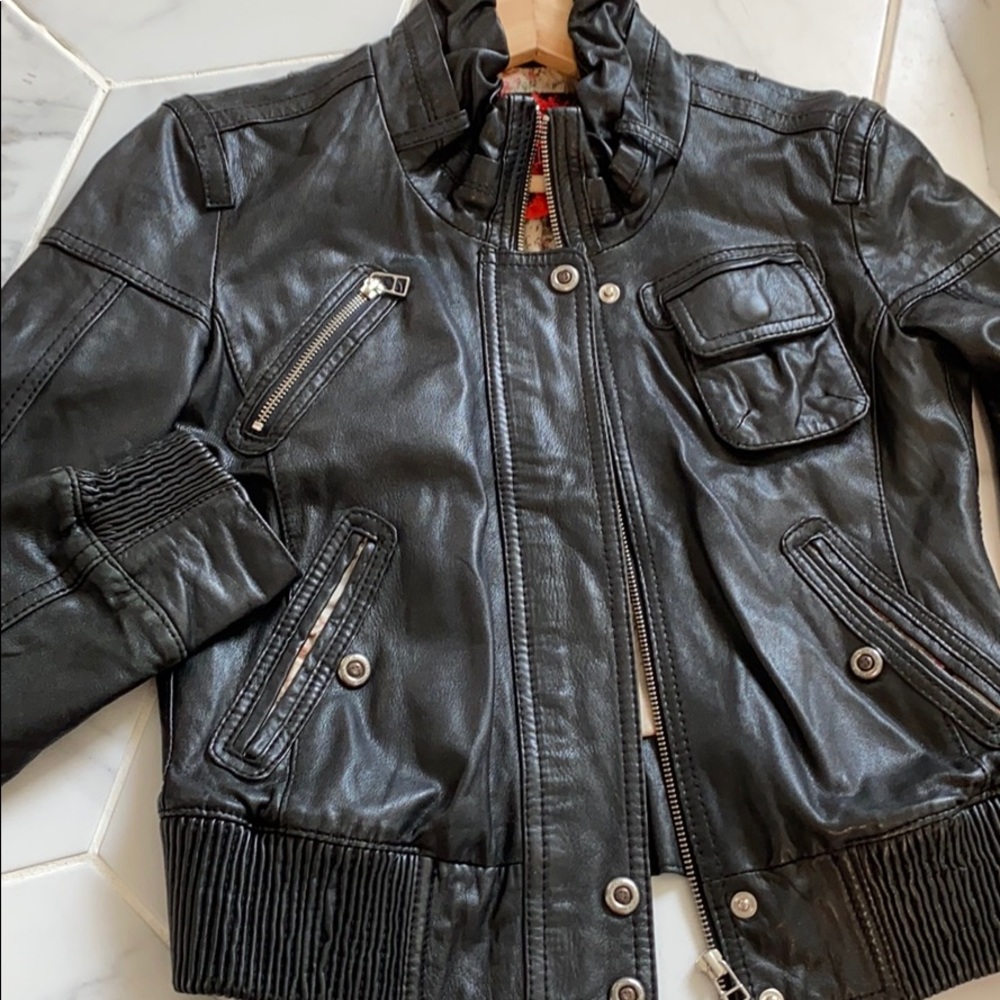 Leather Jacket - Picture 4 of 7
